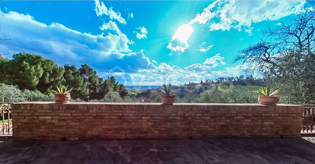 casa indipendente in vendita a Fano in zona Magliano