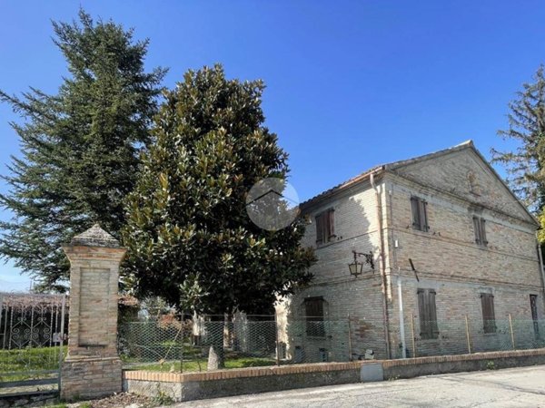 casa indipendente in vendita a Fano in zona Cuccurano
