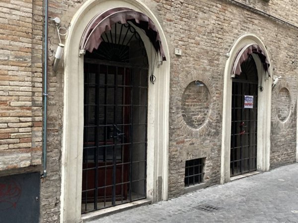 negozio in vendita a Fano