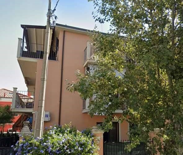 locale di sgombero in vendita a Fano