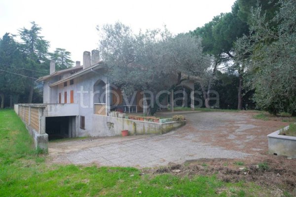 casa indipendente in vendita a Fano in zona Roncosambaccio