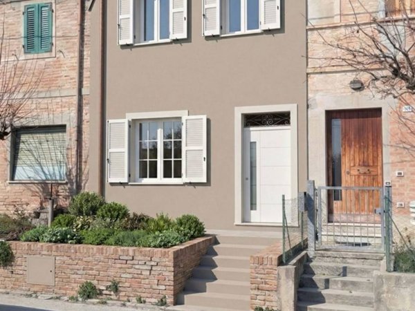 casa indipendente in vendita a Fano in zona Cuccurano