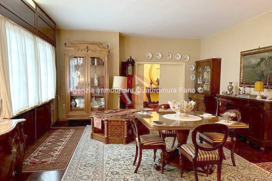 casa indipendente in vendita a Fano in zona Rosciano