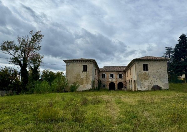 casa indipendente in vendita a Fano