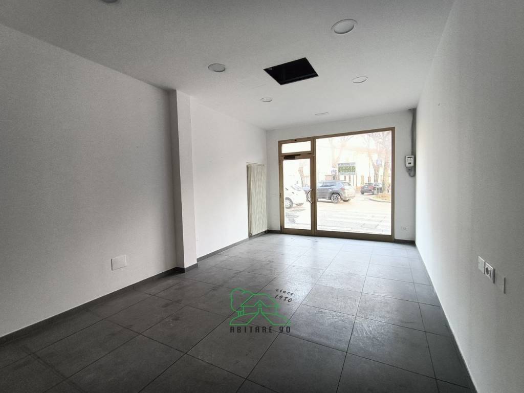 negozio in vendita a Fano