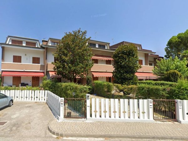 casa indipendente in vendita a Fano