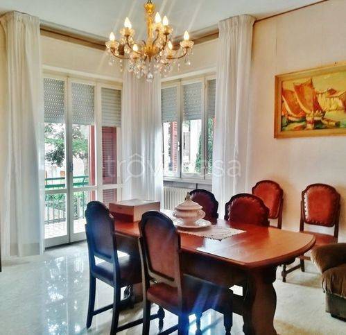 casa indipendente in vendita a Fano