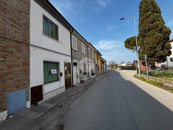 casa indipendente in vendita a Fano