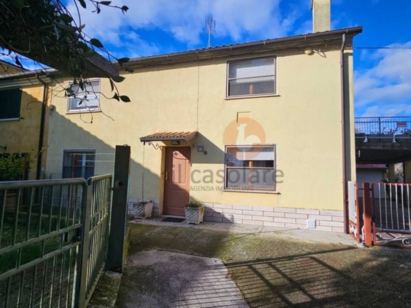 casa indipendente in vendita a Fano in zona Carignano Terme