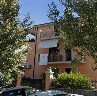 locale di sgombero in vendita a Fano