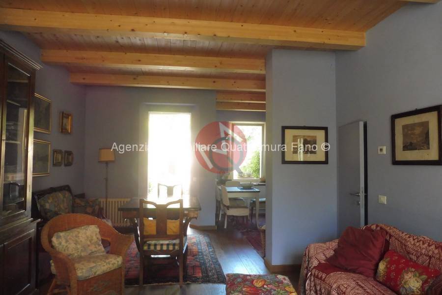 casa indipendente in vendita a Fano