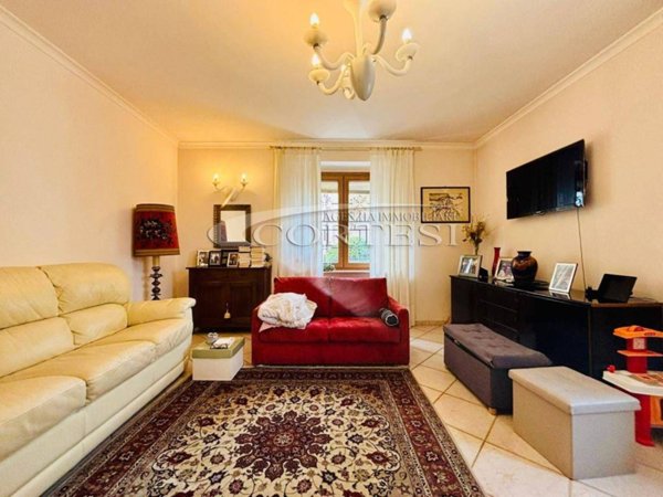 casa indipendente in vendita a Fano