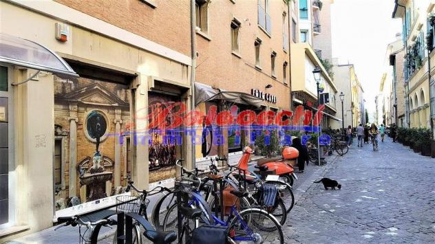 locale commerciale in vendita a Fano