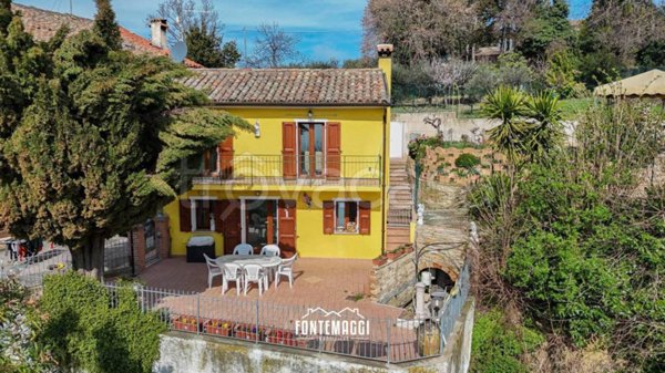 appartamento in vendita a Fano in zona Magliano