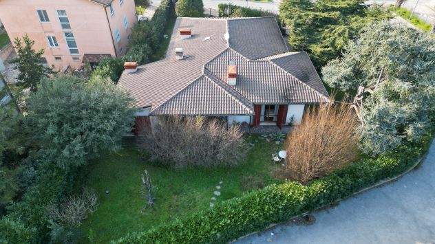 casa indipendente in vendita a Fano