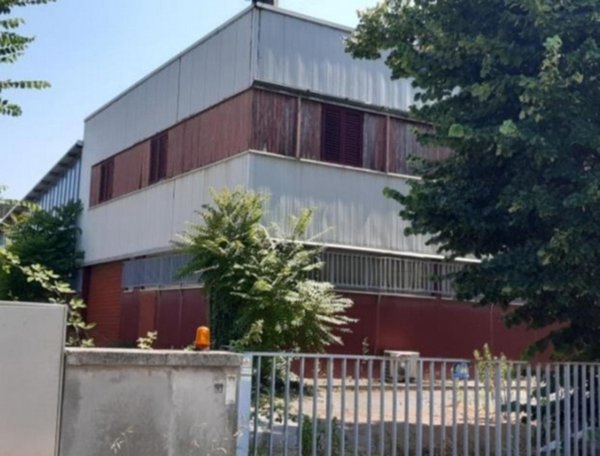 capannone in vendita a Fano in zona Rosciano