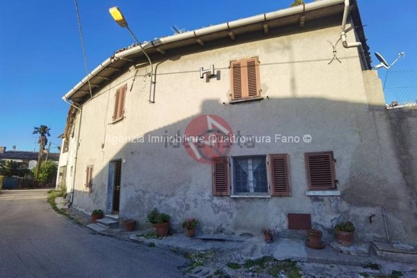casa indipendente in vendita a Fano in zona Carignano Terme