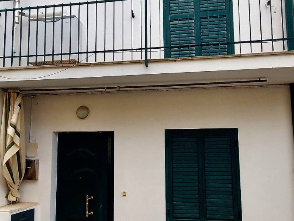 casa indipendente in vendita a Fano in zona Roncosambaccio