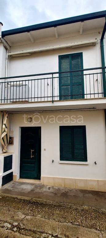 casa indipendente in vendita a Fano in zona Roncosambaccio