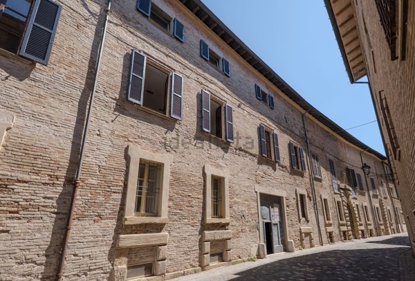 casa indipendente in vendita a Fano