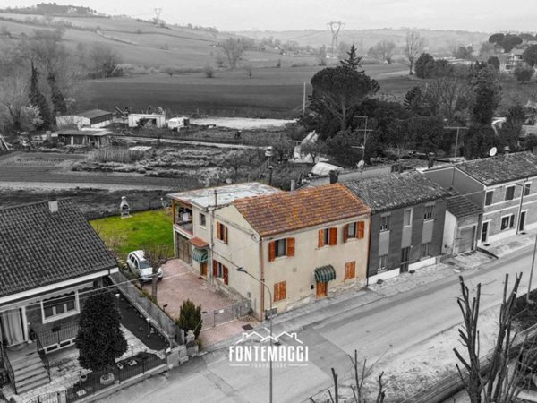 appartamento in vendita a Fano in zona Carrara