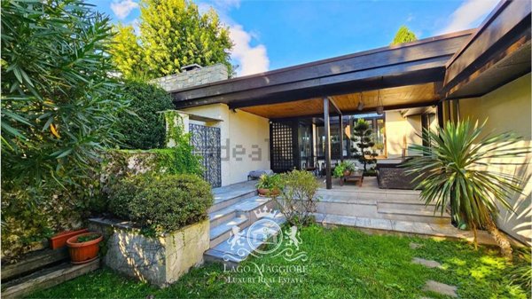 casa indipendente in vendita a Fano