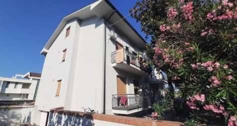 appartamento in vendita a Fano in zona Marotta