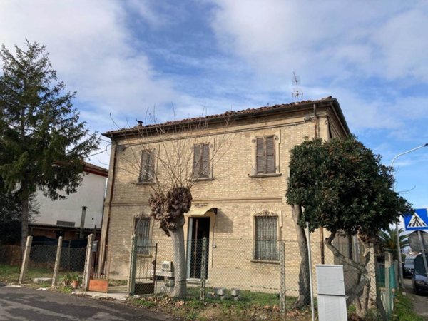 casa semindipendente in vendita a Fano
