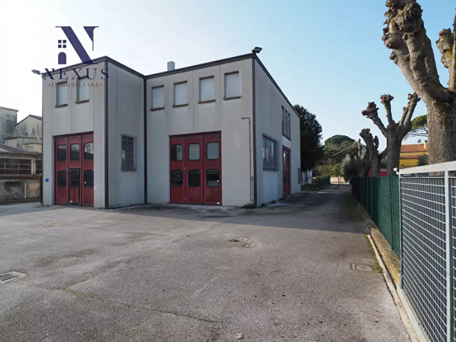 capannone in vendita a Fano