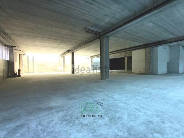 locale commerciale in vendita a Fano in zona Bellocchi