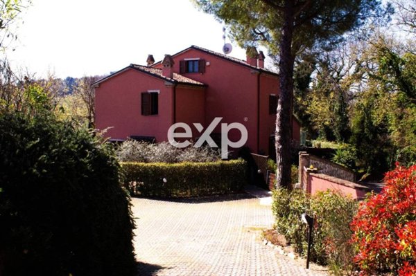 casa indipendente in vendita a Fano in zona Fenile