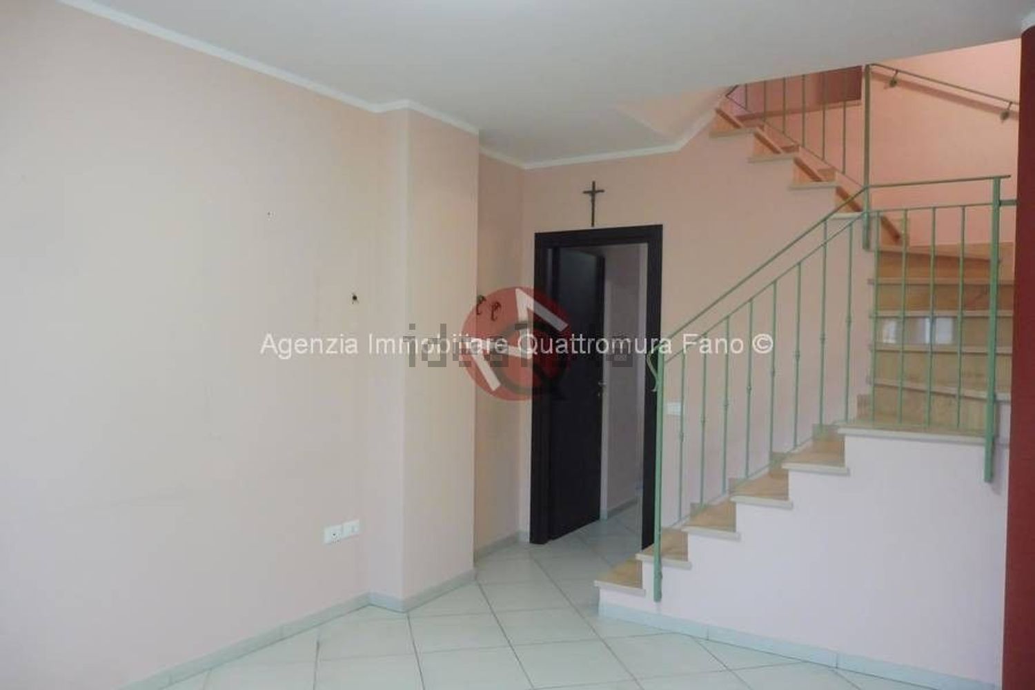 casa indipendente in vendita a Fano in zona Carrara