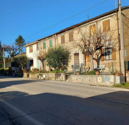 casa indipendente in vendita a Fano in zona Cuccurano