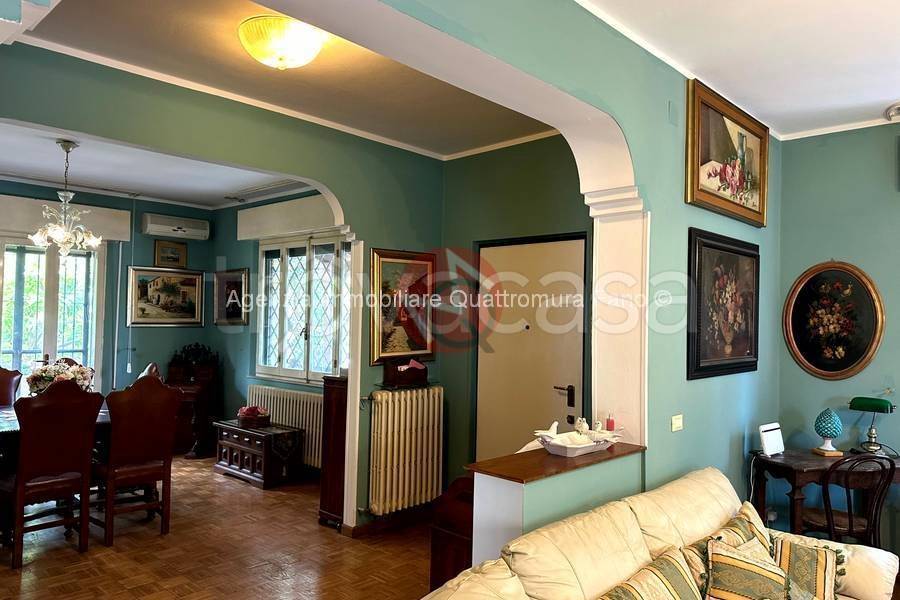 casa indipendente in vendita a Fano