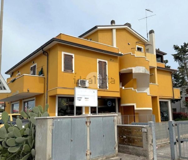 appartamento in vendita a Fano in zona Tombaccia