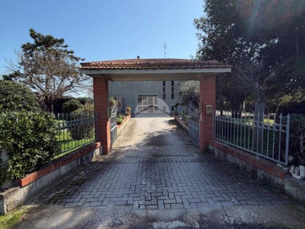casa indipendente in vendita a Fano in zona Torrette