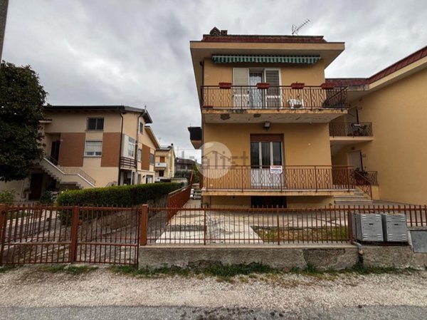 appartamento in vendita a Fano in zona Centinarola