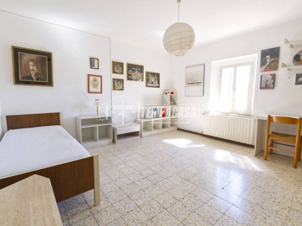 casa indipendente in vendita a Fano in zona Fenile