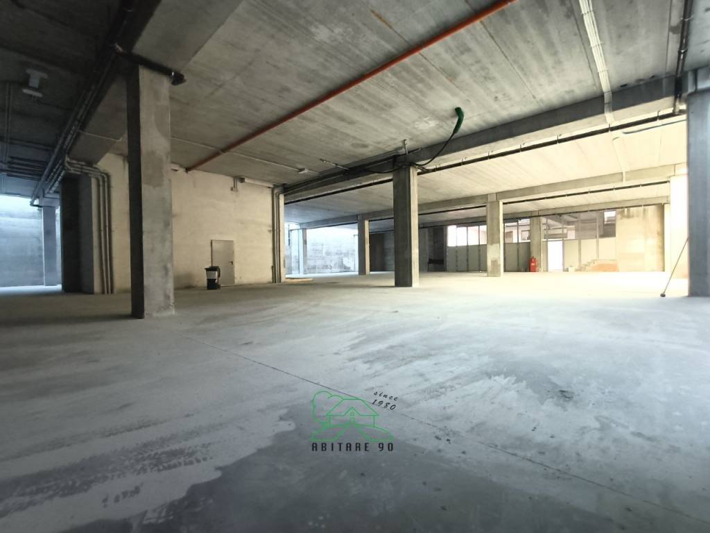 locale commerciale in vendita a Fano in zona Bellocchi