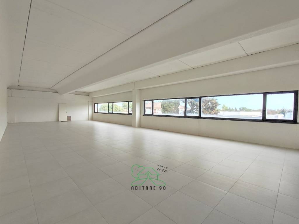 negozio in vendita a Fano