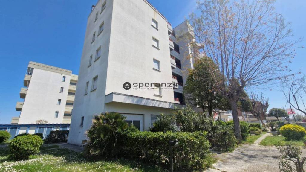 appartamento in vendita a Fano in zona Torrette