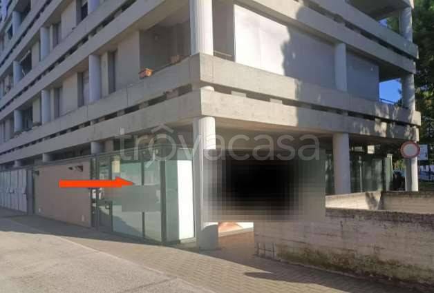 negozio in vendita a Fano