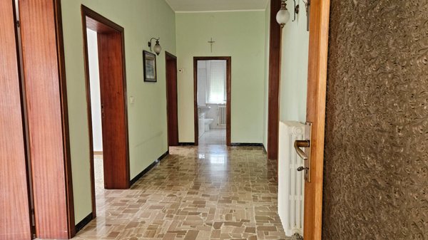 casa indipendente in vendita a Fano in zona Rosciano