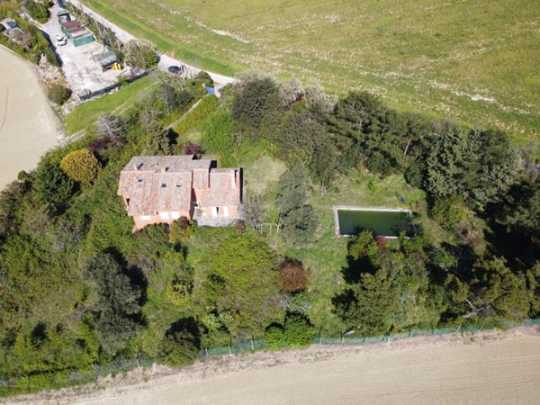 casa indipendente in vendita a Fano