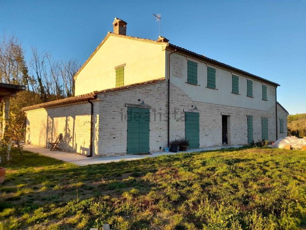 casa indipendente in vendita a Fano in zona Carignano Terme