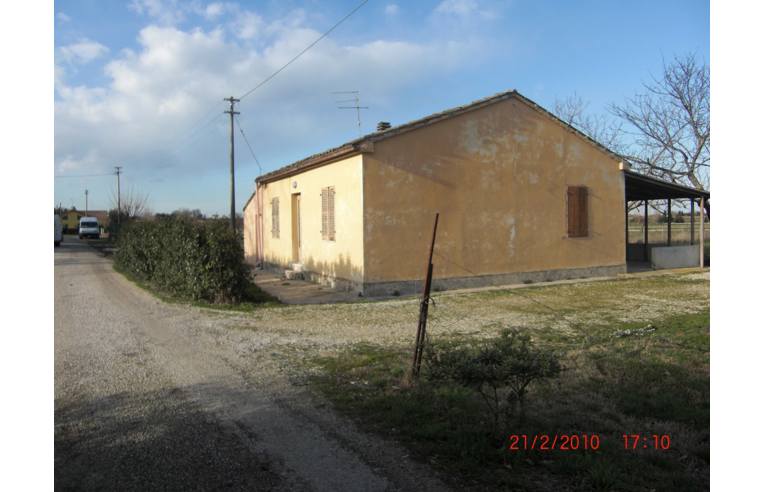 casa indipendente in vendita a Fano