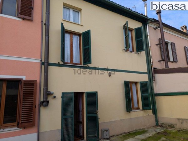 casa indipendente in vendita a Fano