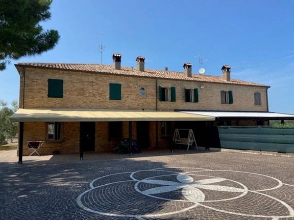 casa indipendente in vendita a Fano in zona Sant'Andrea
