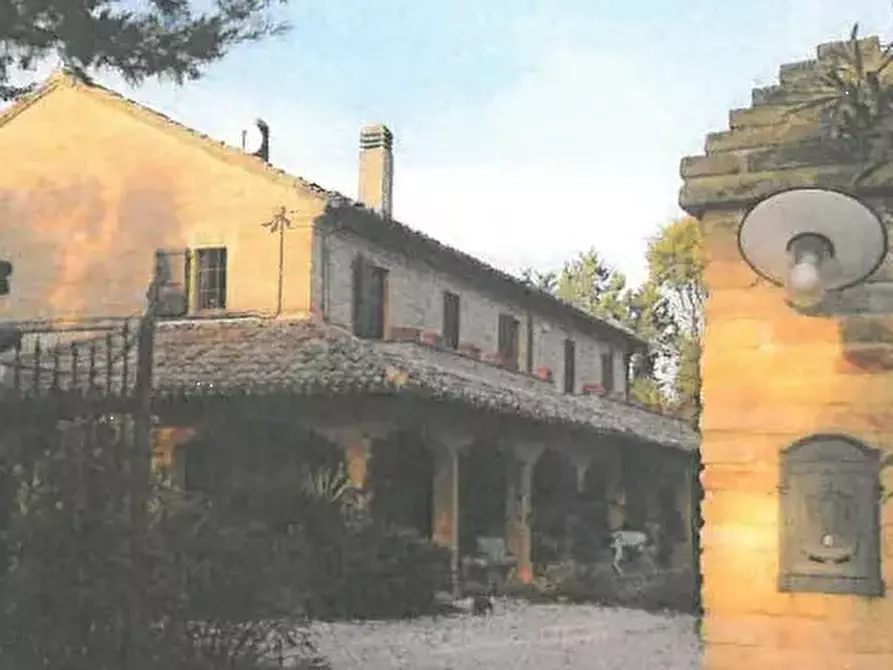 casa indipendente in vendita a Fano in zona Cuccurano