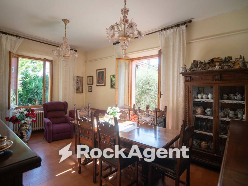 casa indipendente in vendita a Fano